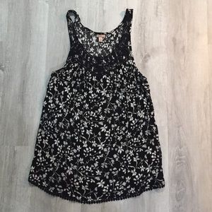 Cape Juby Floral Black Sleeveless Blouse with Pom-Pom Fringe Trim Small